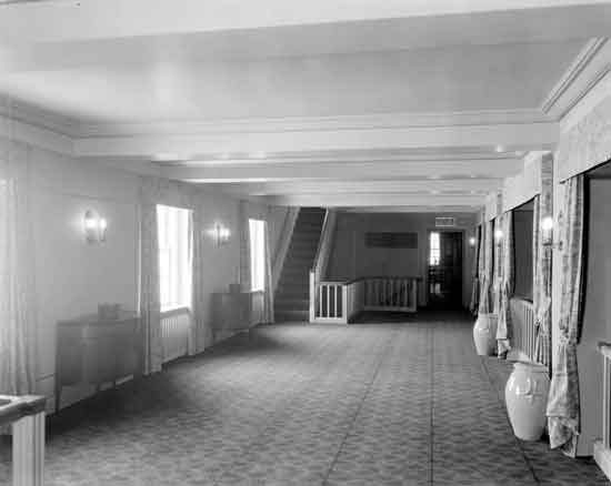 Punch and Judy Theatre - Old Photo From Detroityes (newer photo)